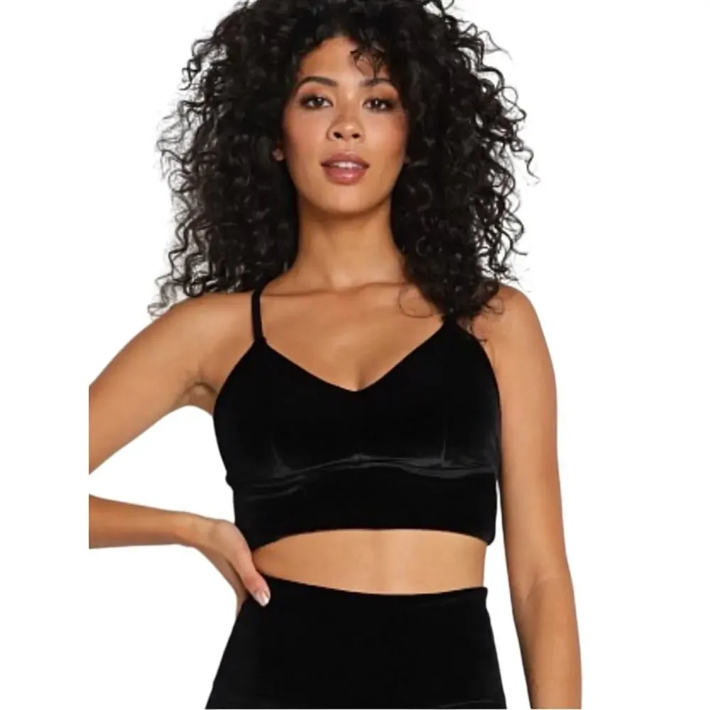 NWT Beyond Yoga Velvet Motion Bra Gym Cropped Top Black Workout Size Medium - Picture 3 of 14